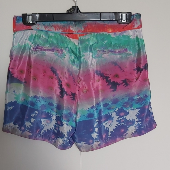WALTER BAKER Pleated Silk Shorts - Picture 2 of 4
